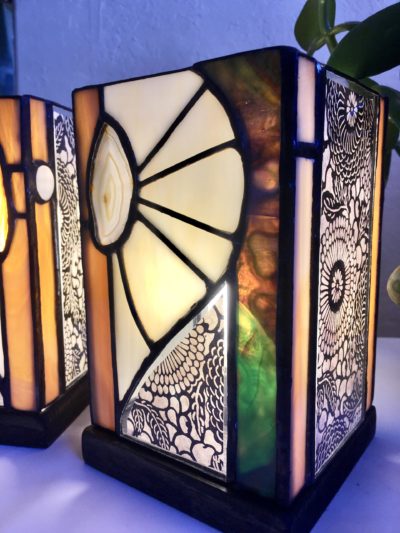 Lampa Mountain Stained Glass – Bessie Joyce