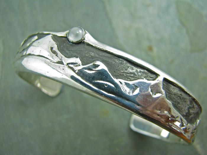 The sterling deals family of jewelers