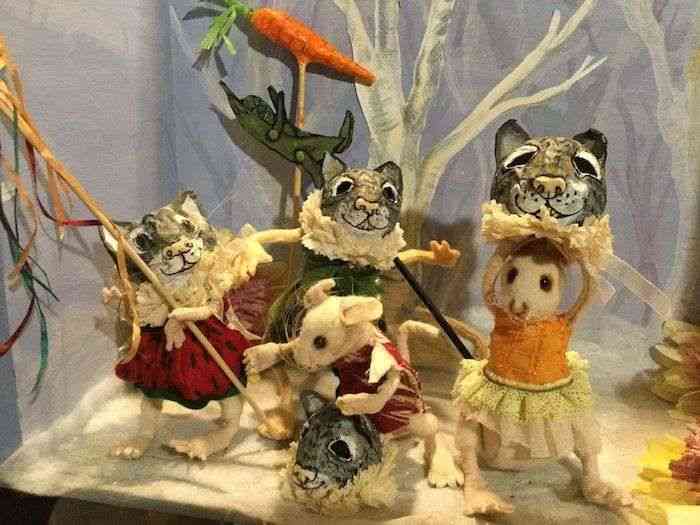 Flying Cat Family Presents