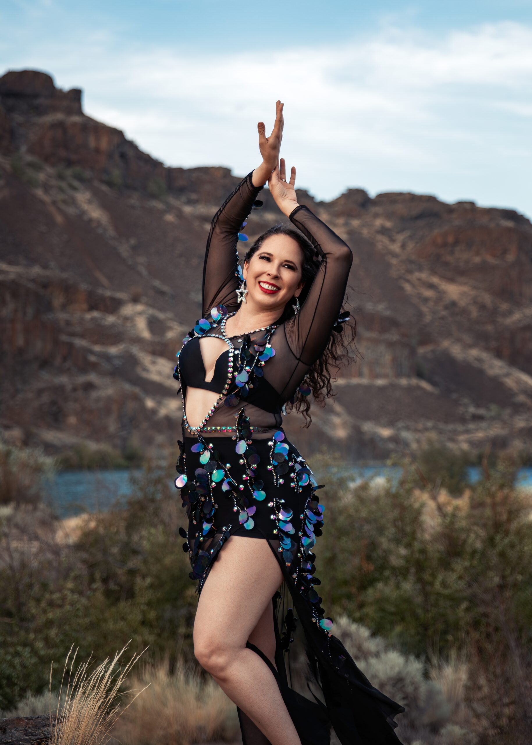 Stefanie Fatooh dances